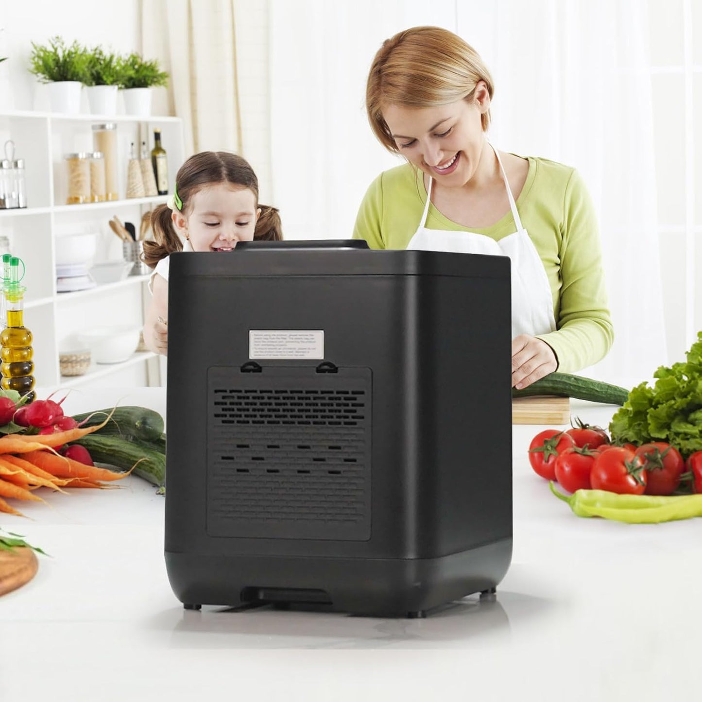 CREATIVECHEF Electric Composter,Upgraded 3.8L Electric Kitchen Compost Bin with Visual Cover,Converts Waste to Dry Compost,Indoor Smart Odorless Compost Bin,Black