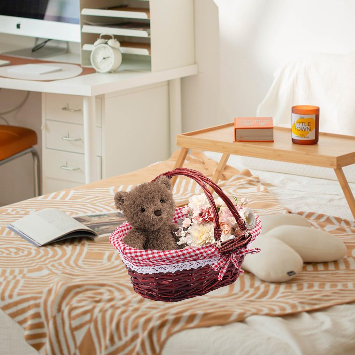 2 Pack 12.6 Inch Brown Wicker Basket with Checkered Lining, Oval Wicker Woven Basket with Handle, Willow Woven Picnic Baskets for Picnic, Camping, Party(Small)