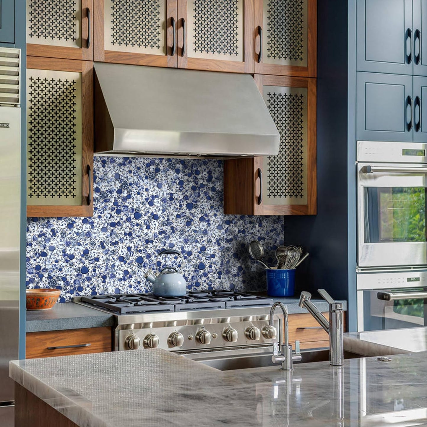 Blujellyfish Blue & White Pebble Tile Porcelain Mosaic Tiles for Art Deco (Pack of 5)